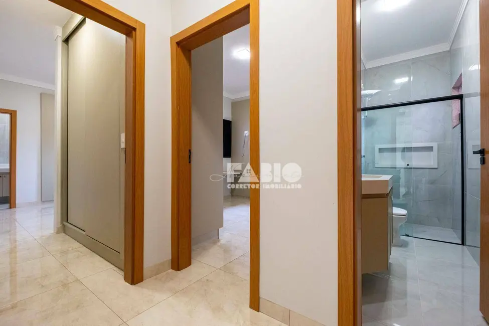 Casa com 3 quartos à venda, 200m2 em Sao Jose Do Rio Preto - SP - imagem 6 Foto 6 de Casa com 3 quartos à venda, 200m2 em Sao Jose Do Rio Preto - SP