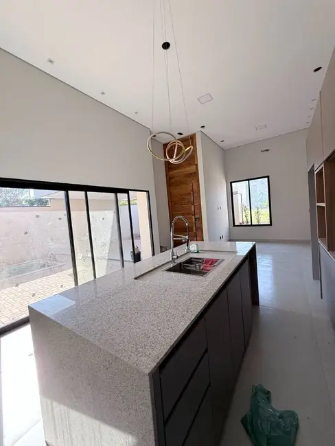 Casa com 3 quartos à venda, 200m2 em Sao Jose Do Rio Preto - SP - imagem 5 Foto 5 de Casa com 3 quartos à venda, 200m2 em Sao Jose Do Rio Preto - SP
