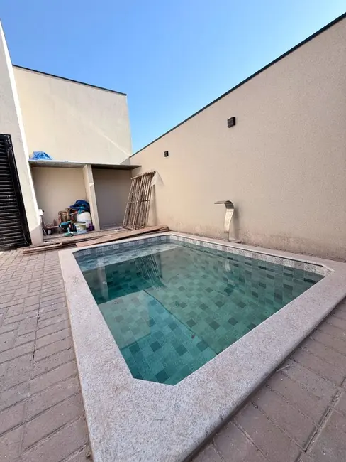 Casa com 3 quartos à venda, 200m2 em Sao Jose Do Rio Preto - SP - imagem 8 Foto 8 de Casa com 3 quartos à venda, 200m2 em Sao Jose Do Rio Preto - SP