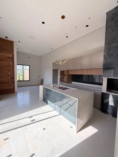 Casa com 3 quartos à venda, 200m2 em Sao Jose Do Rio Preto - SP - imagem 6 Foto 6 de Casa com 3 quartos à venda, 200m2 em Sao Jose Do Rio Preto - SP