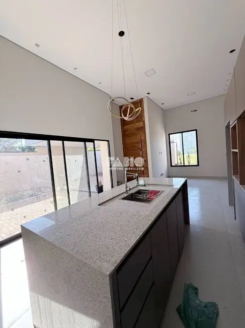 Casa com 3 quartos à venda, 200m2 em Sao Jose Do Rio Preto - SP - imagem 4 Foto 4 de Casa com 3 quartos à venda, 200m2 em Sao Jose Do Rio Preto - SP