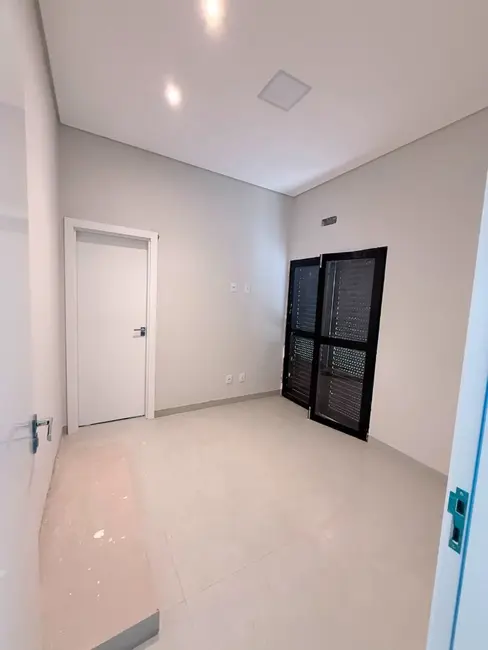 Casa com 3 quartos à venda, 200m2 em Sao Jose Do Rio Preto - SP - imagem 9 Foto 9 de Casa com 3 quartos à venda, 200m2 em Sao Jose Do Rio Preto - SP