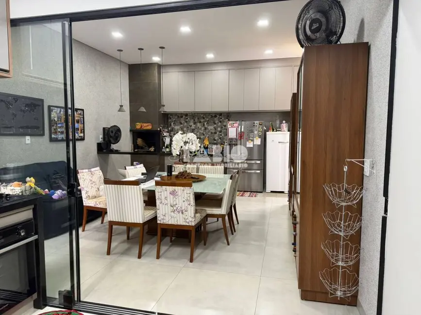 Casa com 3 quartos à venda, 200m2 em Sao Jose Do Rio Preto - SP - imagem 3 Foto 3 de Casa com 3 quartos à venda, 200m2 em Sao Jose Do Rio Preto - SP