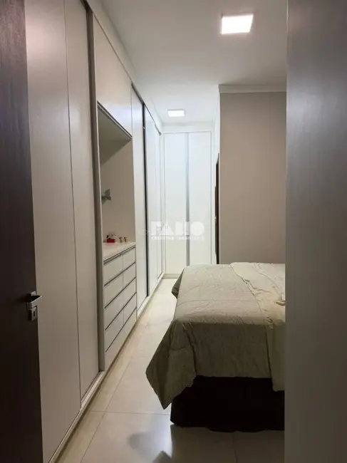 Casa com 3 quartos à venda, 200m2 em Sao Jose Do Rio Preto - SP - imagem 8 Foto 8 de Casa com 3 quartos à venda, 200m2 em Sao Jose Do Rio Preto - SP