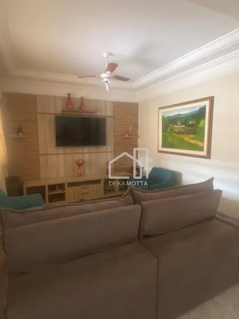 Foto 3 de Casa com 4 quartos à venda, 360m2 em Segismundo Pereira, Uberlandia - MG