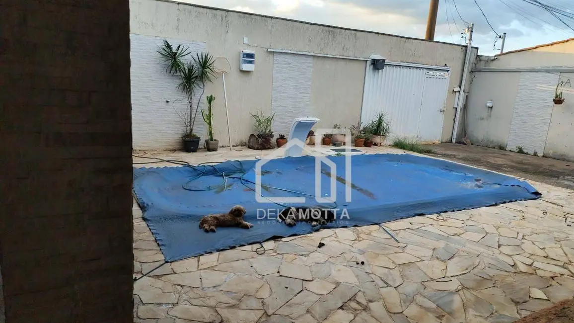Foto 2 de Casa com 4 quartos à venda, 360m2 em Jardim Ipanema, Uberlandia - MG
