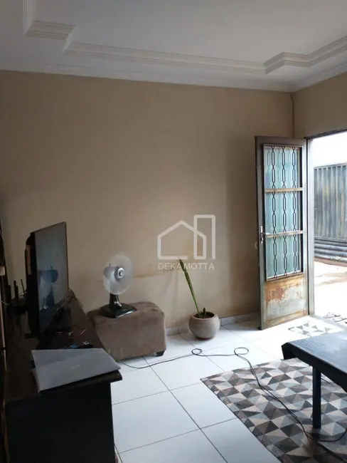 Foto 4 de Casa com 2 quartos à venda, 250m2 em Jardim Europa, Uberlandia - MG