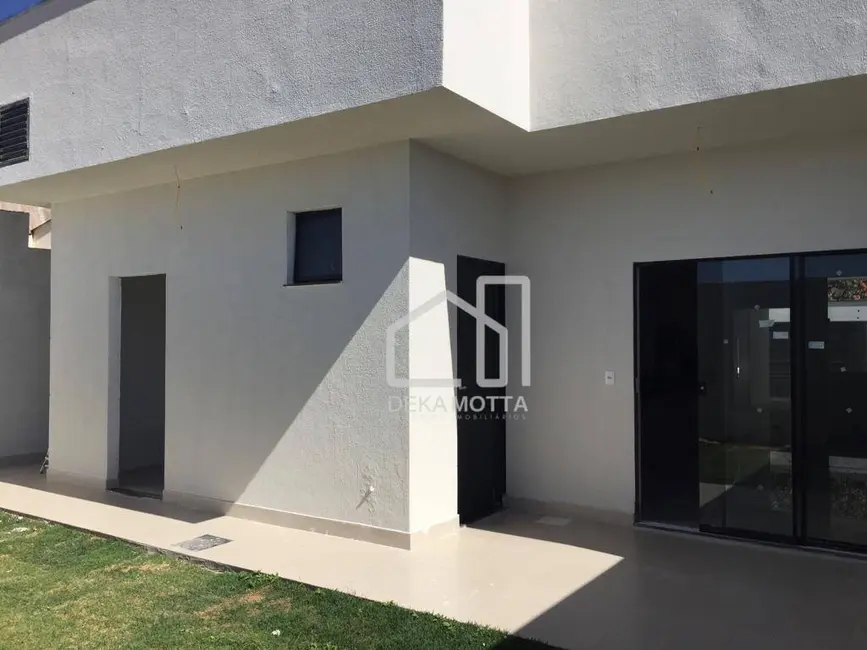 Foto 1 de Casa com 3 quartos à venda, 250m2 em Cidade Jardim, Uberlandia - MG