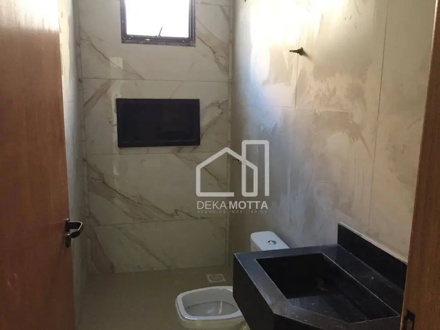 Foto 2 de Casa com 3 quartos à venda, 250m2 em Cidade Jardim, Uberlandia - MG