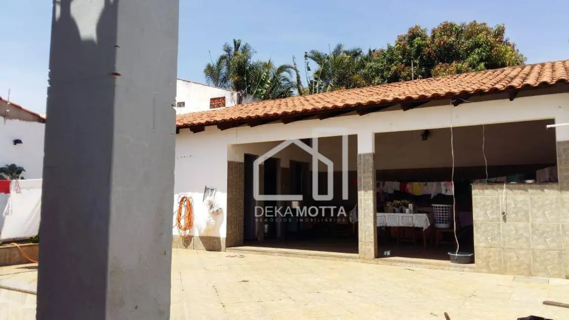 Foto 6 de Casa com 3 quartos à venda, 350m2 em Nossa Senhora das Graças, Uberlandia - MG