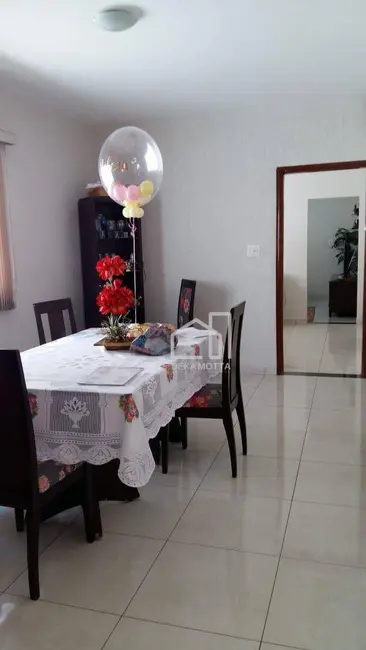 Foto 8 de Casa com 3 quartos à venda, 350m2 em Nossa Senhora das Graças, Uberlandia - MG