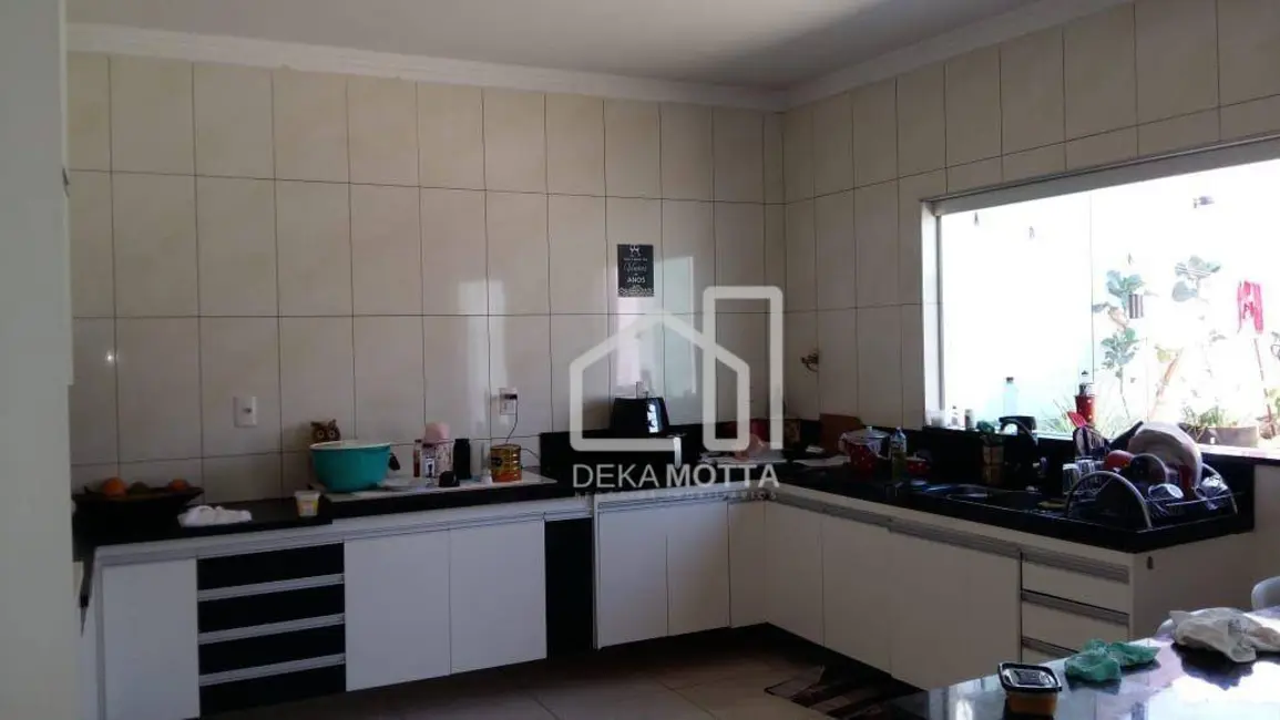 Foto 9 de Casa com 3 quartos à venda, 350m2 em Nossa Senhora das Graças, Uberlandia - MG