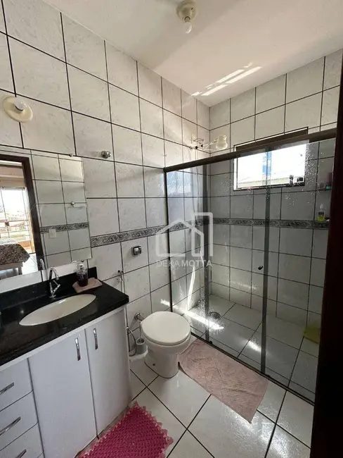 Foto 3 de Casa com 3 quartos à venda, 350m2 em Nossa Senhora das Graças, Uberlandia - MG