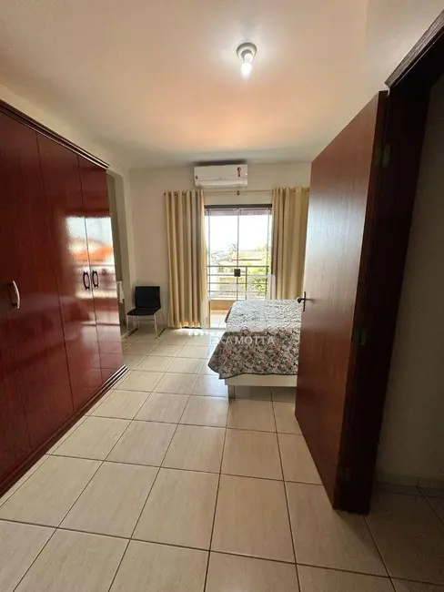 Foto 2 de Casa com 3 quartos à venda, 350m2 em Nossa Senhora das Graças, Uberlandia - MG
