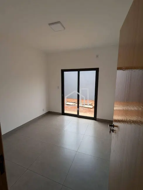 Foto 7 de Casa com 3 quartos à venda, 250m2 em Uberlandia - MG
