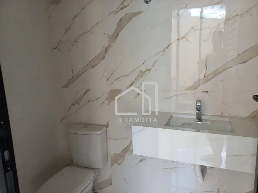 Casa com 3 quartos à venda, 200m2 em Alto Umuarama, Uberlandia - MG - imagem 9 Foto 9 de Casa com 3 quartos à venda, 200m2 em Alto Umuarama, Uberlandia - MG