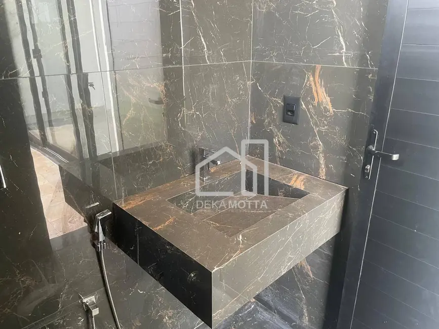 Foto 7 de Casa com 3 quartos à venda, 250m2 em Aclimação, Uberlandia - MG