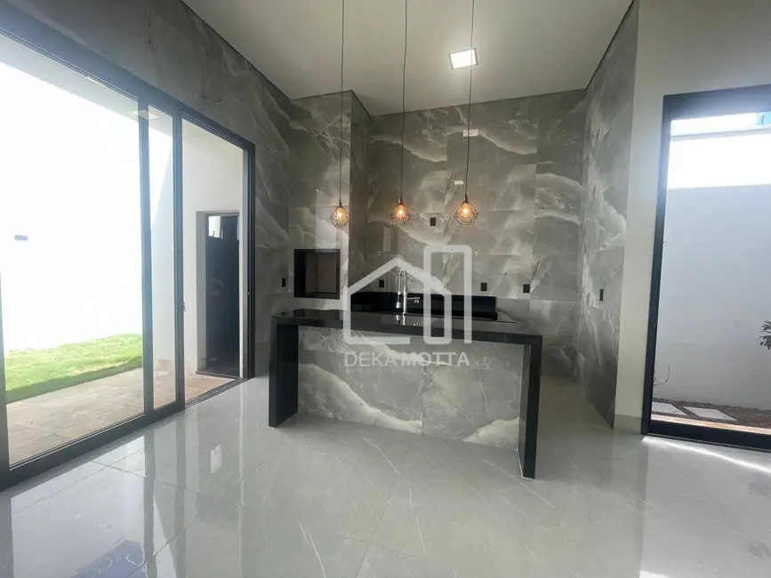 Foto 1 de Casa com 3 quartos à venda, 250m2 em Aclimação, Uberlandia - MG