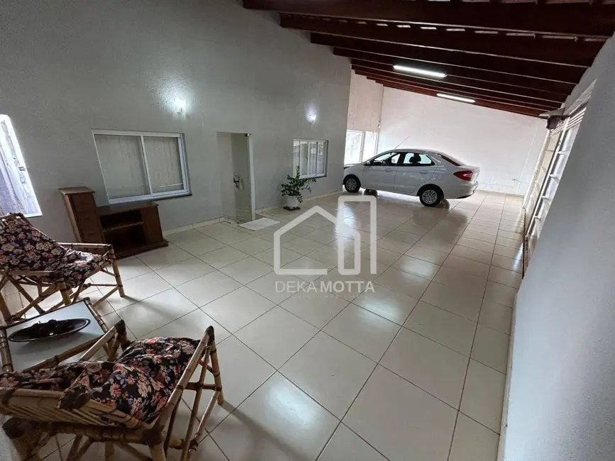 Foto 1 de Casa com 3 quartos à venda, 375m2 em Tubalina, Uberlandia - MG