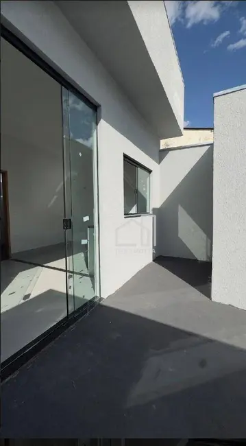 Foto 1 de Casa de Condomínio com 2 quartos à venda, 54m2 em Nossa Senhora das Graças, Uberlandia - MG