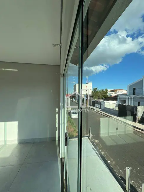 Foto 9 de Casa com 3 quartos à venda, 252m2 em Planalto, Uberlandia - MG