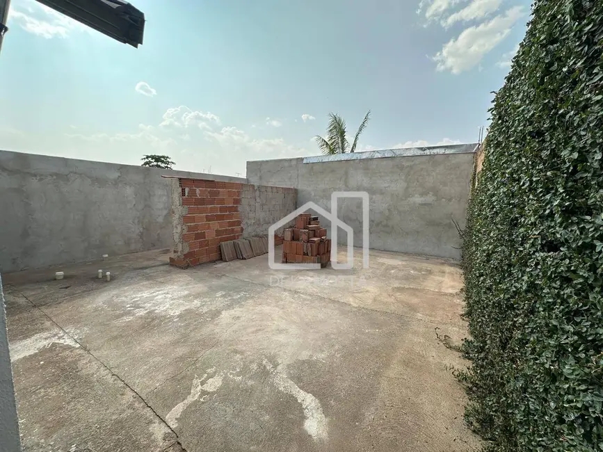 Foto 8 de Casa com 2 quartos à venda, 200m2 em Uberlandia - MG