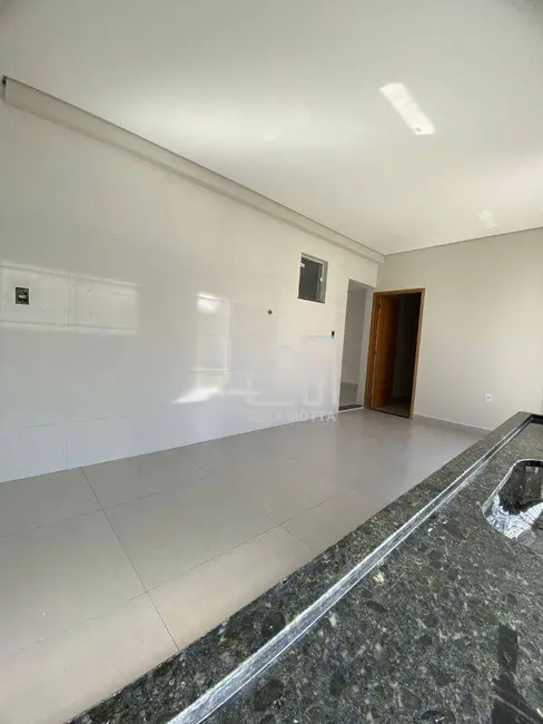 Foto 4 de Casa com 4 quartos à venda, 250m2 em Uberlandia - MG