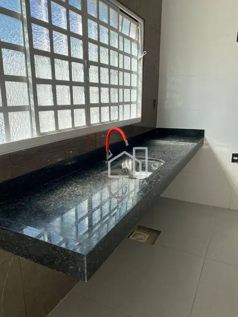 Foto 3 de Casa com 4 quartos à venda, 250m2 em Uberlandia - MG