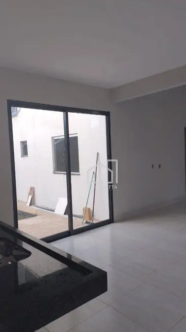 Foto 6 de Casa com 2 quartos à venda, 250m2 em Uberlandia - MG