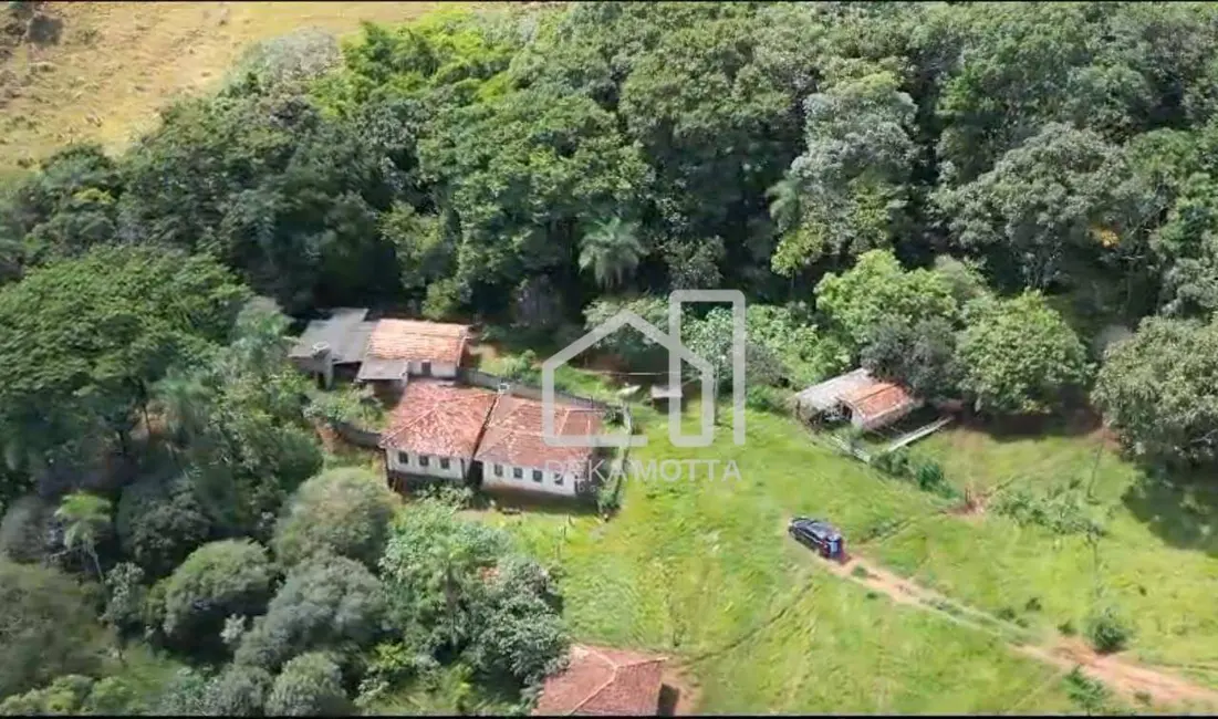 Foto 1 de Sítio / Rancho à venda, 135000m2 em Área Rural de Patos de Minas, Patos De Minas - MG