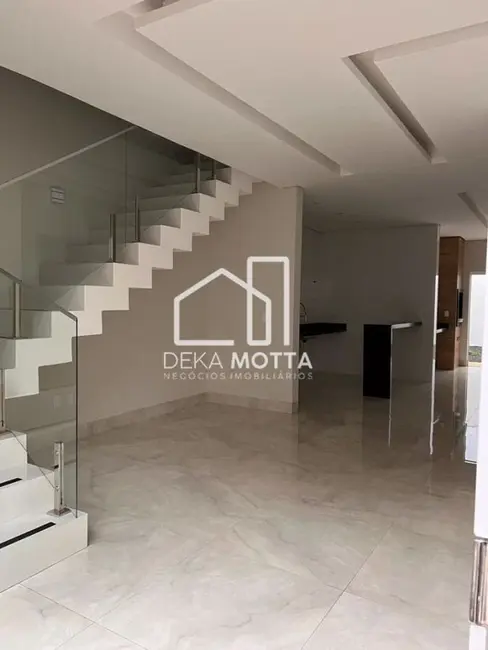 Foto 1 de Sobrado com 3 quartos à venda, 286m2 em Grand Ville, Uberlandia - MG