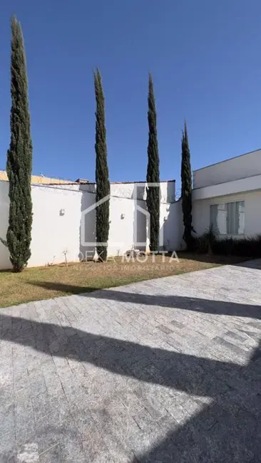 Foto 3 de Casa com 3 quartos à venda, 250m2 em Uberlandia - MG