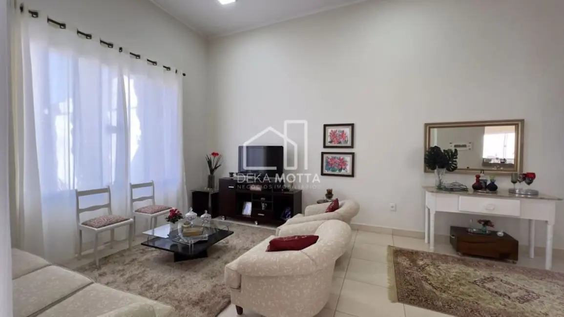 Foto 8 de Casa com 3 quartos à venda, 250m2 em Uberlandia - MG