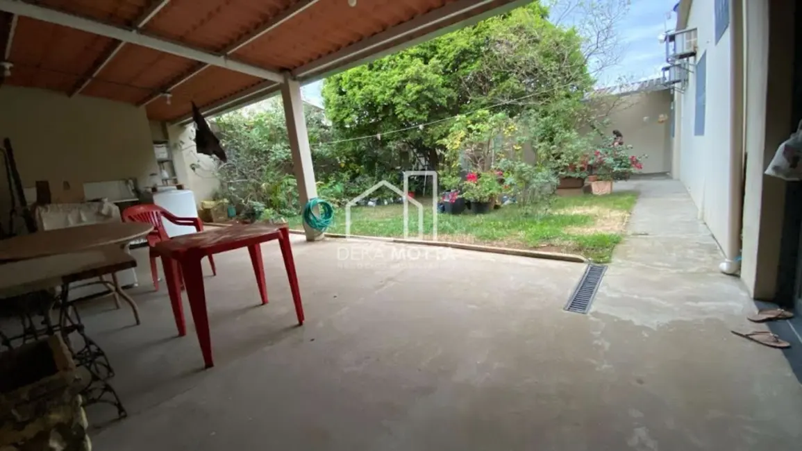 Foto 4 de Casa com 3 quartos à venda, 375m2 em Brasil, Uberlandia - MG