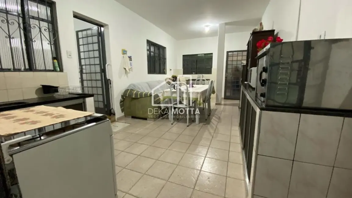 Foto 3 de Casa com 3 quartos à venda, 375m2 em Brasil, Uberlandia - MG