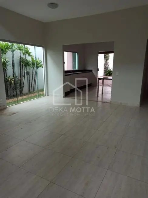 Foto 2 de Casa com 3 quartos à venda, 180m2 em Jardim América I, Uberlandia - MG