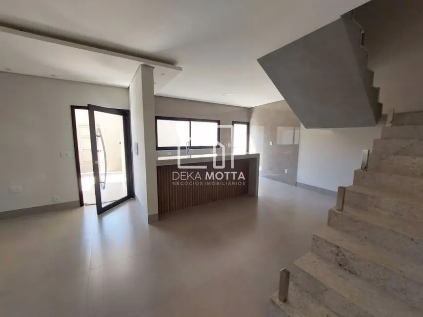 Foto 1 de Sobrado com 3 quartos à venda, 100m2 em Grand Ville, Uberlandia - MG