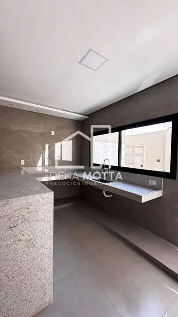 Foto 2 de Sobrado com 3 quartos à venda, 100m2 em Grand Ville, Uberlandia - MG