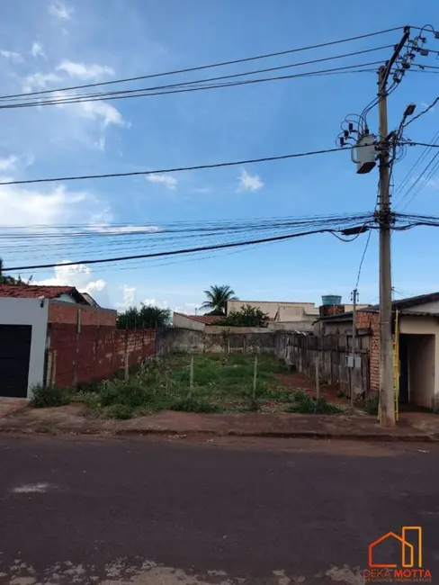 Foto 1 de Terreno / Lote à venda, 300m2 em Jardim Ipanema, Uberlandia - MG