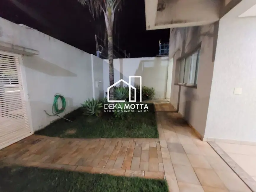 Casa com 4 quartos à venda, 360m2 em Santa Mônica, Uberlandia - MG - imagem 9 Foto 9 de Casa com 4 quartos à venda, 360m2 em Santa Mônica, Uberlandia - MG