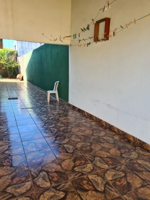 Foto 1 de Casa com 3 quartos à venda, 360m2 em Segismundo Pereira, Uberlandia - MG