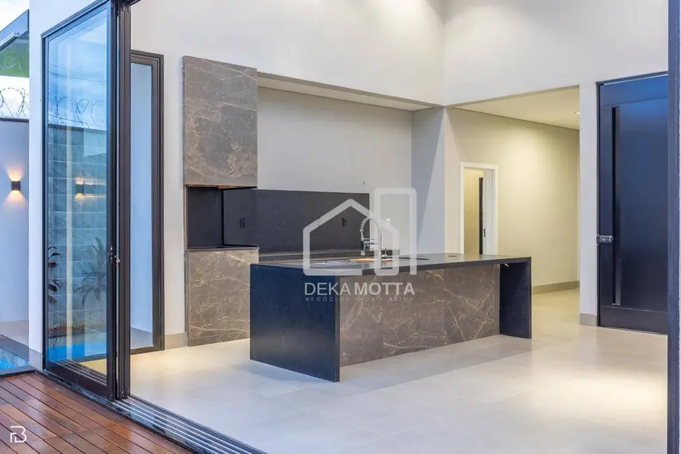 Foto 1 de Casa de Condomínio com 3 quartos à venda, 300m2 em Grand Ville, Uberlandia - MG