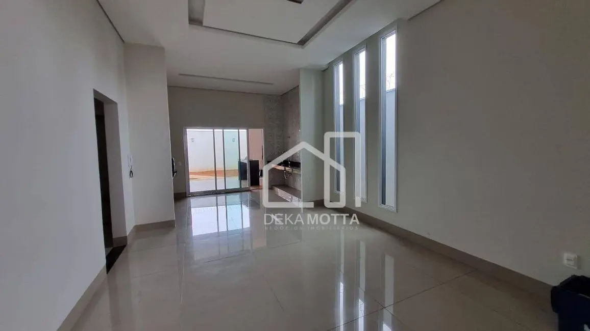 Foto 3 de Casa de Condomínio com 3 quartos à venda, 200m2 em Grand Ville, Uberlandia - MG