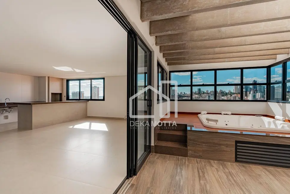 Foto 3 de Cobertura com 3 quartos à venda, 236m2 em Copacabana, Uberlandia - MG