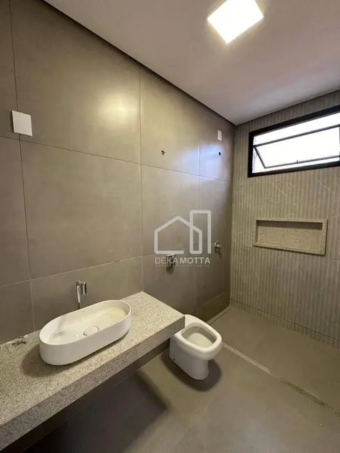Foto 2 de Casa de Condomínio com 3 quartos à venda, 250m2 em Aclimação, Uberlandia - MG