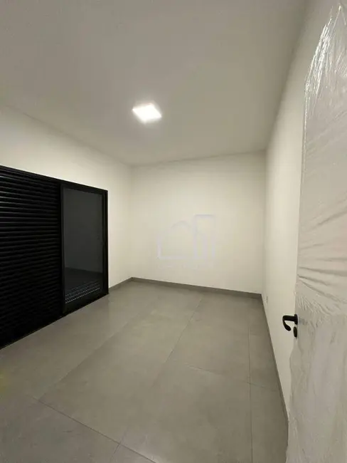 Casa de Condomínio com 3 quartos à venda, 250m2 em Aclimação, Uberlandia - MG - imagem 4 Foto 4 de Casa de Condomínio com 3 quartos à venda, 250m2 em Aclimação, Uberlandia - MG