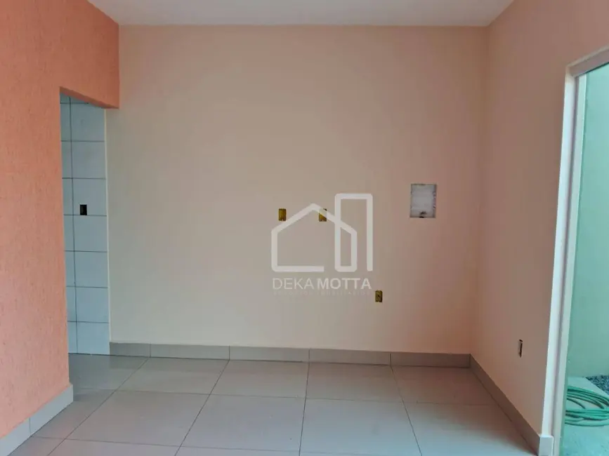 Casa com 2 quartos à venda, 125m2 em Jardim Ipanema, Uberlandia - MG - imagem 2 Foto 2 de Casa com 2 quartos à venda, 125m2 em Jardim Ipanema, Uberlandia - MG