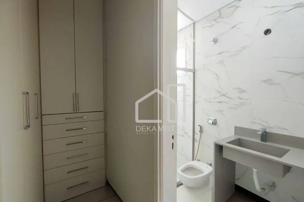 Casa de Condomínio com 3 quartos à venda, 250m2 em Alto Umuarama, Uberlandia - MG - imagem 6 Foto 6 de Casa de Condomínio com 3 quartos à venda, 250m2 em Alto Umuarama, Uberlandia - MG