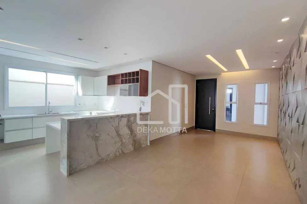 Casa de Condomínio com 3 quartos à venda, 250m2 em Alto Umuarama, Uberlandia - MG - imagem 5 Foto 5 de Casa de Condomínio com 3 quartos à venda, 250m2 em Alto Umuarama, Uberlandia - MG