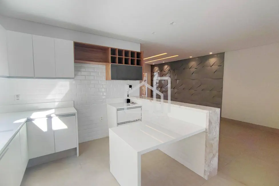 Casa de Condomínio com 3 quartos à venda, 250m2 em Alto Umuarama, Uberlandia - MG - imagem 7 Foto 7 de Casa de Condomínio com 3 quartos à venda, 250m2 em Alto Umuarama, Uberlandia - MG